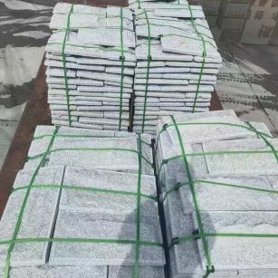 常州 芝麻白蘑菇石装车出货