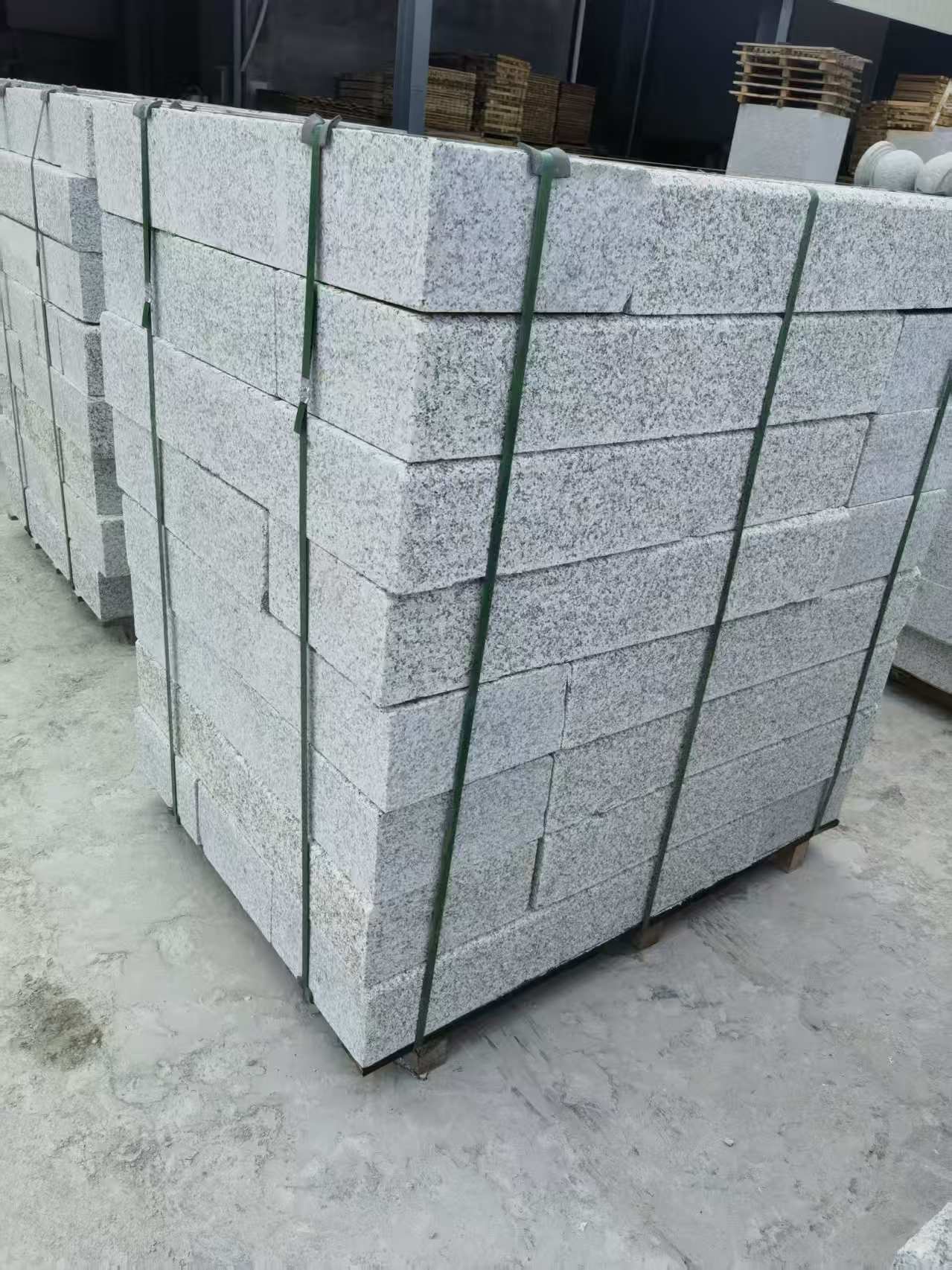 常州 芙蓉白火烧两面路沿石