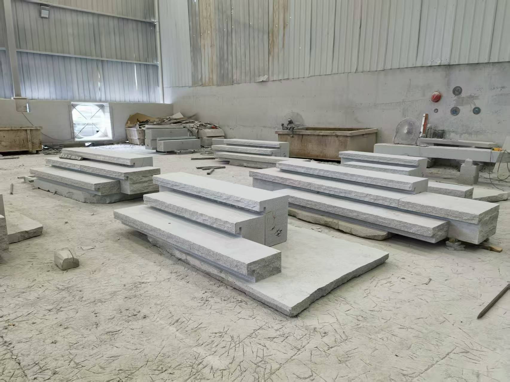 常州 整石台阶（大面火烧+侧面自然面），出货前厂内拼装